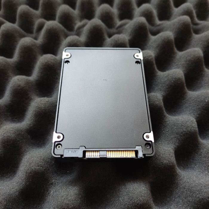 Твердотільний накопичувач SSD Samsung SM1633 / 2.5" / 800 GB / SAS 12G / 3 DWPD б/в - зображення 3