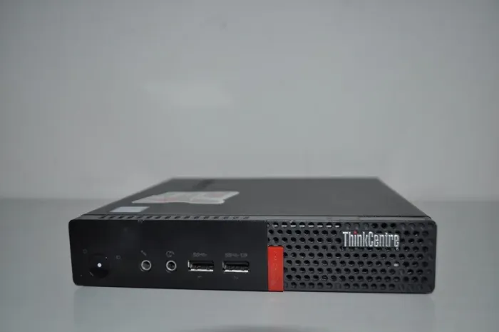 Неттоп Lenovo ThinkCentre M710q Tiny USFF / Intel Core i3-7100T (2 (4) ядра по 3.4 GHz) / 8 GB DDR4 / 120 GB SSD M.2 / Intel HD Graphics 630 / Windows 11 Pro б/в - зображення 2