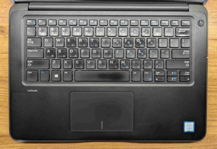 Ноутбук Б-клас Dell Latitude 3380 / 13.3" (1366x768) TN Touch / Intel Core i5-7200U (2 (4) ядра по 2.5 - 3.1 GHz) / 8 GB DDR4 / 240 GB SSD / Intel HD Graphics 520 / WebCam / Windows 10 б/в - зображення 3