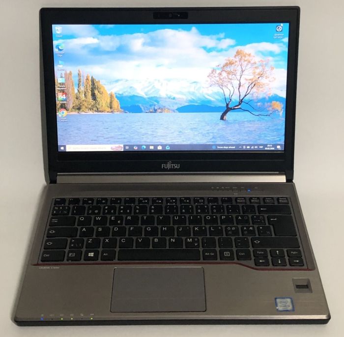 Ноутбук Б-клас Fujitsu LifeBook E733 / 13.3" (1366x768) TN / Intel Core i7-3632QM (4 (8) ядра по 2.2 - 3.2 GHz) / 8 GB DDR3 / 256 GB SSD / Intel HD Graphics 4000 / WebCam / Win 10 Pro б/в - зображення 2