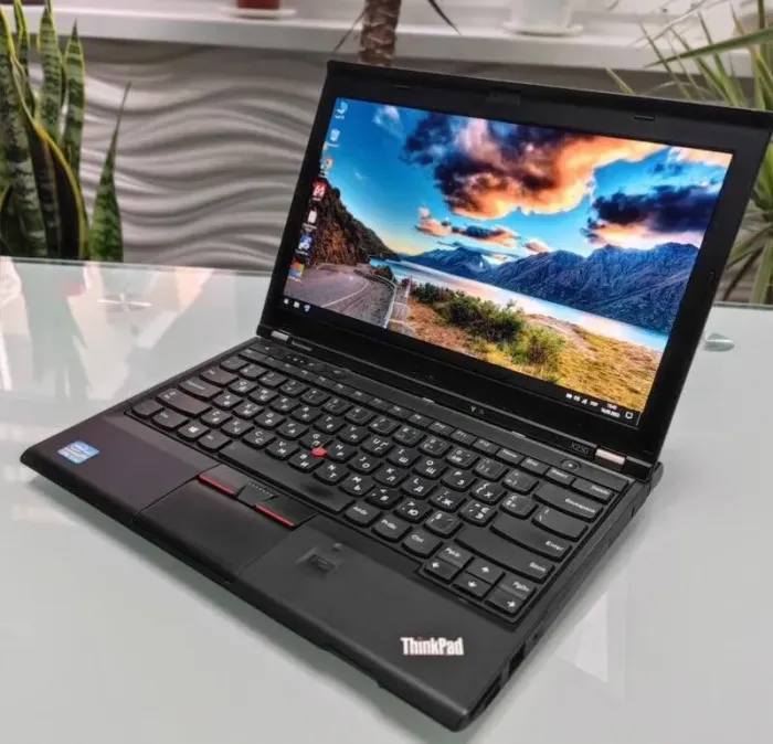 Нетбук Б-клас Lenovo ThinkPad X230 / 12.5" TN / Intel Core i5-3320M (2(4) ядра по 2.6-3.3 GHz) / 8GB DDR3 / 128GB SSD / HD Graphics 4000 / WebCam / VGA б/в - зображення 4