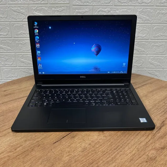 Ноутбук Б-клас Dell Latitude 3570 / 15.6" (1366x768) TN / Intel Core i7-6500U (2 (4) ядра по 2.5 - 3.1 GHz) / 8 GB DDR3 / 256 GB SSD / nVidia GeForce 920M, 2 GB DDR3, 64-bit / WebCam б/в - зображення 2