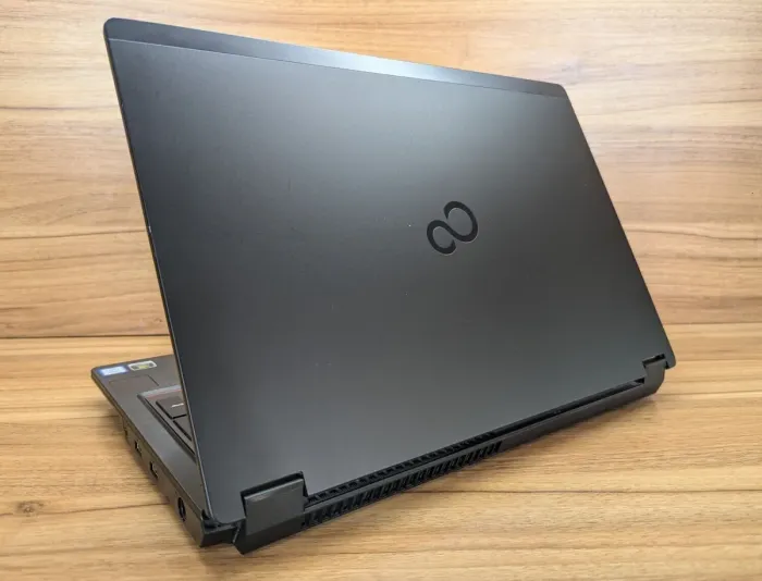 Мобільна робоча станція Fujitsu Celsius H780 / 15.6" (1920x1080) IPS / Intel Core i7-8750H (6 (12) ядер по 2.2 - 4.1 GHz) / 48 GB DDR4 / 512 GB SSD / nVidia Quadro P600, 4 GB GDDR5, 128-bit / WebCam / TouchID / Windows 10 б/в - зображення 6