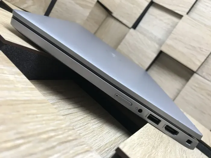 Ультрабук Б-клас Dell Latitude 5320 / 13.3" (1920x1080) IPS / Intel Core i5-1145G7 (4 (8) ядра по 2.6 - 4.4 GHz) / 16 GB DDR4 / 256 GB SSD M.2 / Intel Iris Xe Graphics / WebCam / USB 3.2 / HDMI / Windows 10 б/в - зображення 6