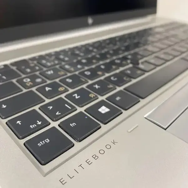 Ультрабук Б-клас HP EliteBook 855 G7 / 15.6" (1920x1080) IPS / AMD Ryzen 7 Pro 4750U (8 (16) ядер по 1.7 - 4.1 GHz) / 16 GB DDR4 / 512 GB SSD / AMD Radeon RX Vega 8 Graphics / WebCam / TouchID б/в - зображення 6