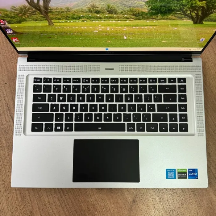 Ігровий ноутбук Gigabyte Aero 16 XE4 / 16" (3840x2400) IPS / Intel Core i7-12700H (14 (20) ядер по 3.5 - 4.7 GHz) / 16 GB DDR4 / 1000 GB SSD / nVidia GeForce RTX 3070 Ti, 8 GB GDDR6, 256-bit / WebCam б/в - зображення 6