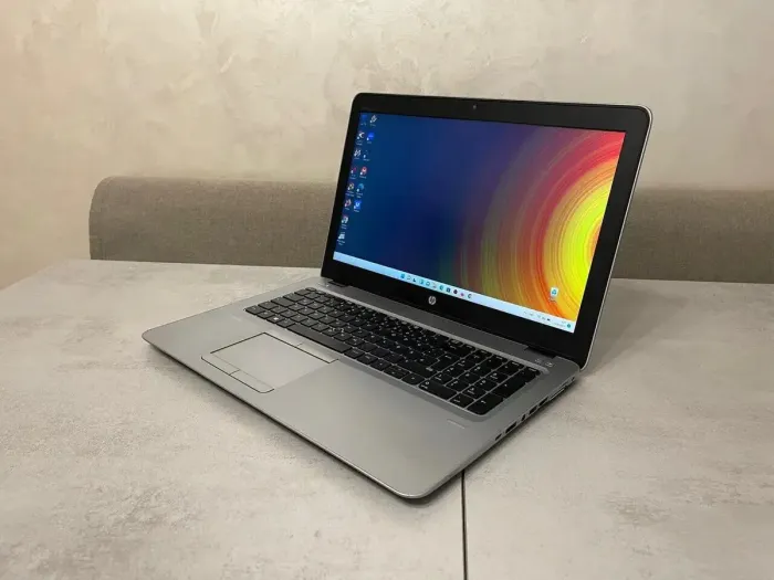 Ультрабук HP EliteBook 850 G4 / 15.6" TN / Intel Core i5-7300U (2 (4) ядер по 2.6 - 3.5 GHz) / 16 GB DDR4 / 256 GB SSD / Intel HD Graphics 620 / WebCam / DisplayPort б/в - зображення 3