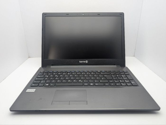 Ноутбук Terra Mobile 1513s / 15.6" (1366x768) TN / Intel Core i5-6200U (2 (4) ядра по 2.3 - 2.8 GHz) / 8 GB DDR3 / 250 GB SSD / Intel HD Graphics 520 / WebCam / DVD-ROM / АКБ не тримає б/в - зображення 2