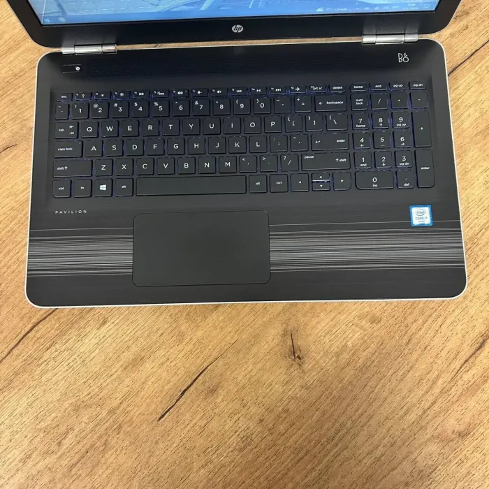 Ноутбук Б-клас HP Pavilion 15-au018wm / 15.6" (1366x768) TN Touch / Intel Core i7-6500U (2 (4) ядра по 2.5 - 3.1 GHz) / 12 GB DDR4 / 256 GB SSD / Intel HD Graphics 520 / WebCam б/в - зображення 7