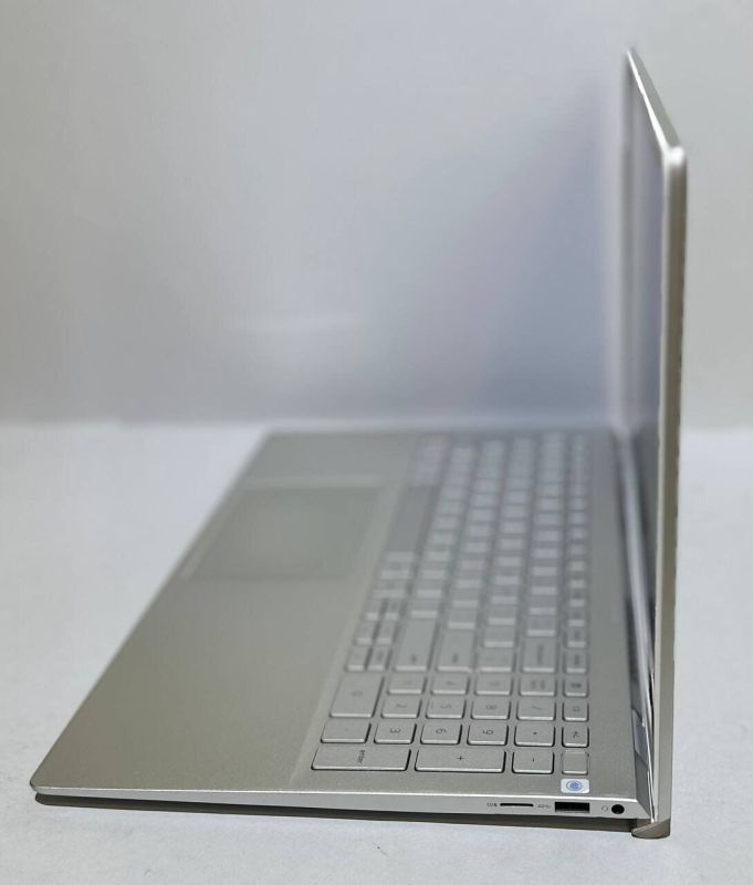 Ультрабук Б-клас Dell Inspiron 15 5502 / 15.6" (1920x1080) IPS / Intel Core i5-1135G7 (4 (8) ядра по 2.4 - 4.2 GHz) / 16 GB DDR4 / 256 GB SSD / Intel Iris Xe Graphics / WebCam / Win 11 Pro б/в - зображення 5