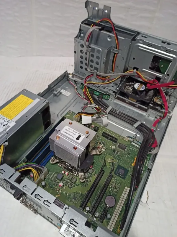 ПК Fujitsu Esprimo E700 E85+ SFF / Core i3-2120 (2(4) ядра по 3.3GHz) / 4GB DDR3 / 320GB HDD / HD Graphics 2000 / DVD-ROM б/в - зображення 6