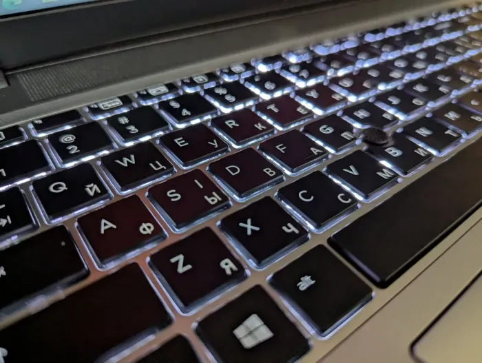 Ноутбук HP EliteBook 850 G4 / 15.6" (1920x1080) IPS / Intel Core i7-7600U (2 (4) ядра по 2.8 - 3.9 GHz) / 16 GB DDR4 / 256 GB SSD / Intel HD Graphics 620 / WebCam / Fingerprint / Windows 10 б/в - зображення 6