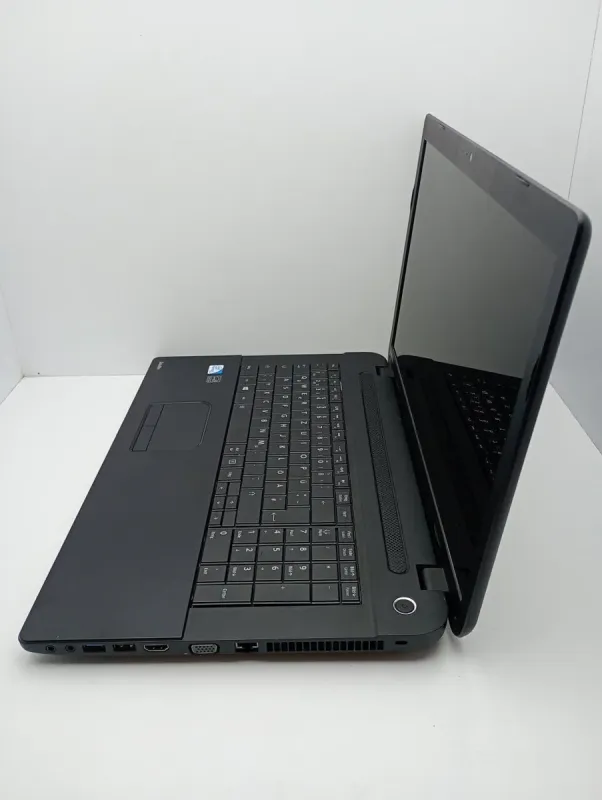 Ноутбук Toshiba 17 / 17.3" (1600x900) TN / Intel Pentium 2020M (2 ядра по 2.4 GHz) / 6 GB DDR3 / 320 GB HDD / Intel HD Graphics / WebCam б/в - зображення 6