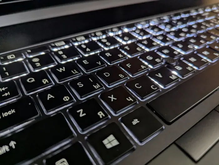 Мобільна робоча станція HP zBook 17 G3 / 17.3" (1920x1080) IPS / Intel Xeon E3-1575M v5 (4 (8) ядра по 3.0 - 3.9 GHz) / 32 GB DDR4 / 1000 GB SSD / nVidia Quadro M5000M, 8 GB GDDR5, 256-bit / WebCam / Fingerprint / Windows 10 б/в - зображення 6