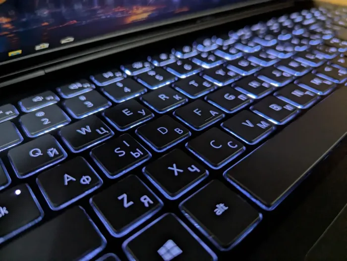 Ноутбук Dell Vostro 5590 / 15.6" (1920x1080) IPS / Intel Core i7-10510U (4 (8) ядра по 1.8 - 4.9 GHz) / 16 GB DDR4 / 512 GB SSD / nVidia GeForce MX250, 2 GB GDDR5, 64-bit / WebCam / Windows 10 б/в - зображення 6