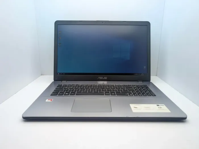 Ноутбук Asus VivoBook F705Q / 17.3" (1600x900) TN / AMD A10-9620P (4 ядра по 2.5 - 3.4 GHz) / 8 GB DDR3 / 240 GB SSD / AMD Radeon R5 Graphics / WebCam б/в - зображення 7