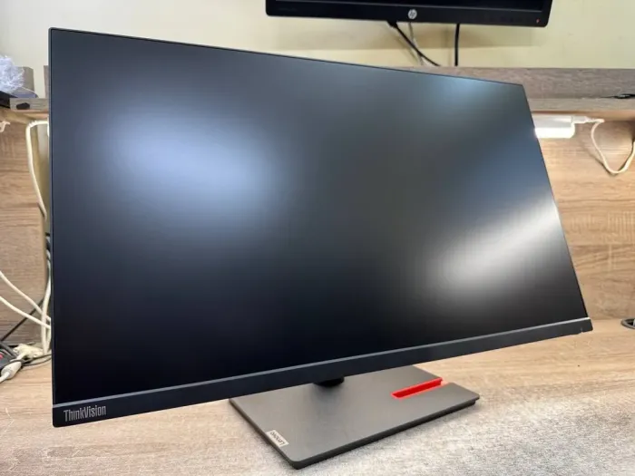 Монітор Lenovo ThinkVision T27i-30 / 27" (1920x1080) IPS / DisplayPort, HDMI, VGA, USB 3.0 / VESA 100x100 б/в - зображення 10