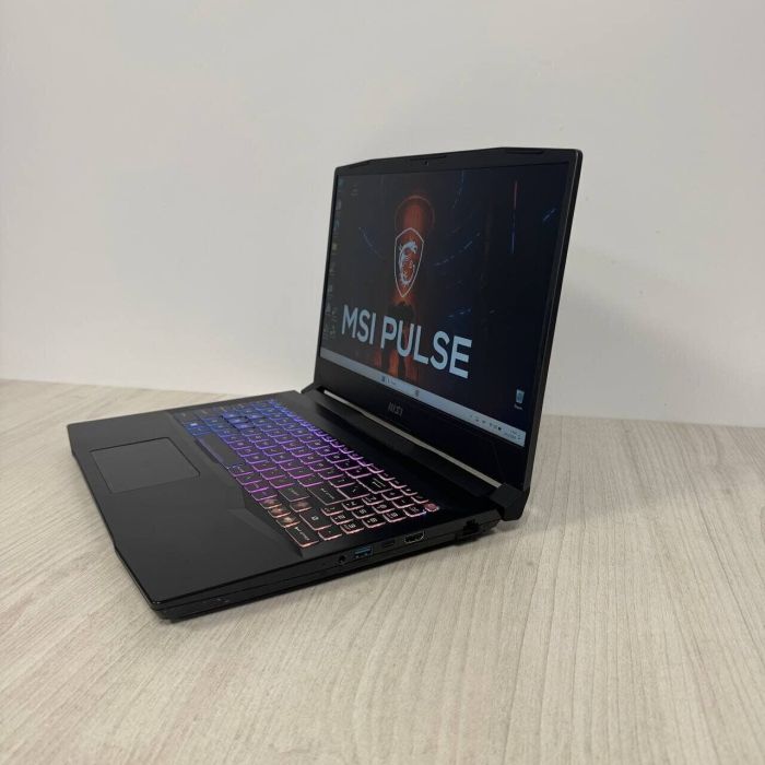 Ігровий ноутбук Б-класу MSI Pulse 15 B13VGK / 15.6" (1920x1080) IPS / Intel Core i7-13700H (14 (20) ядер по 2.4 - 5.0 GHz) / 16 GB DDR5 / 512 GB SSD NVMe / nVidia GeForce RTX 4070, 8 GB GDDR6, 128-bit / WebCam б/в - зображення 6