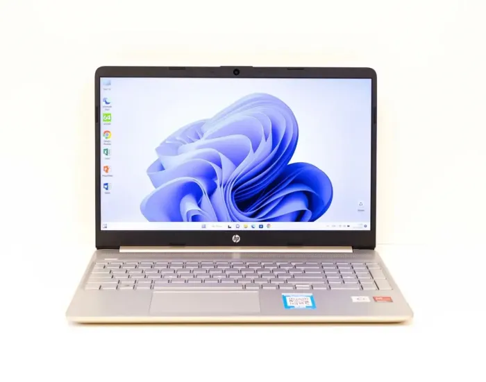 Ультабук Б-класс HP Laptop 15-ef1072wm / 15.6" TN / AMD Athlon Silver 3050U (2 ядра по 2.3-3.2 GHz) / 16GB DDR4 / 500GB SSD M.2 / AMD Radeon Graphics / WebCam / HDMI б/в - зображення 2