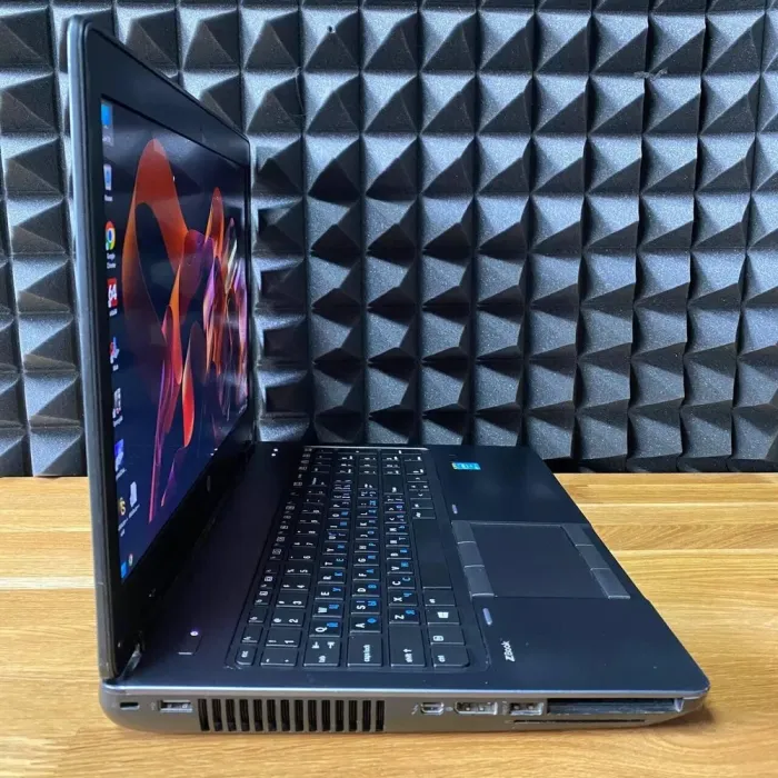 Мобільна робоча станція HP ZBook 15 G1 / 15.6" (1920x1080) TN / Intel Core i5-4330M (2 (4) ядра по 2.8 - 3.5 GHz) / 16 GB DDR3 / 360 GB SSD / nVidia Quadro K1100M, 1 GB GDDR5, 128-bit / WebCam б/в - зображення 5