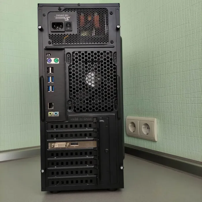 Робоча станція Vinga Tower / Intel Xeon E5-1650 v4 (6 (12) ядер по 3.6 - 4.0 GHz) / 64 GB DDR4 / 1 TB HDD / nVidia Quadro K600, 1 GB DDR3, 128-bit / 650W б/в - зображення 4