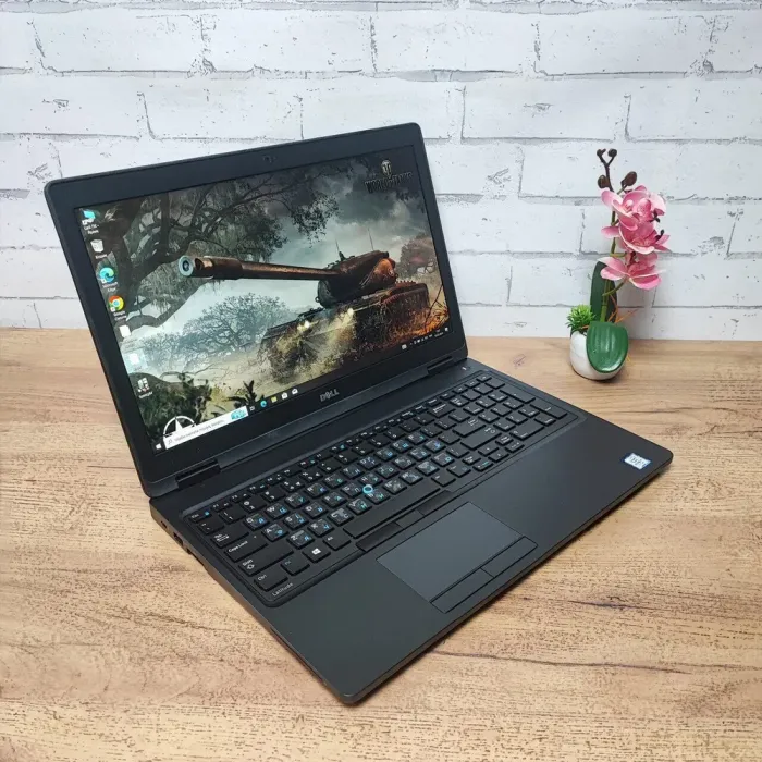 Ноутбук Б-клас Dell Latitude 5580 / 15.6" (1920x1080) TN / Intel Core i5-6300U (2 (4) ядра по 2.4 - 3.0 GHz) / 16 GB DDR4 / 128 GB SSD / Intel HD Graphics 520 / WebCam б/в - зображення 4