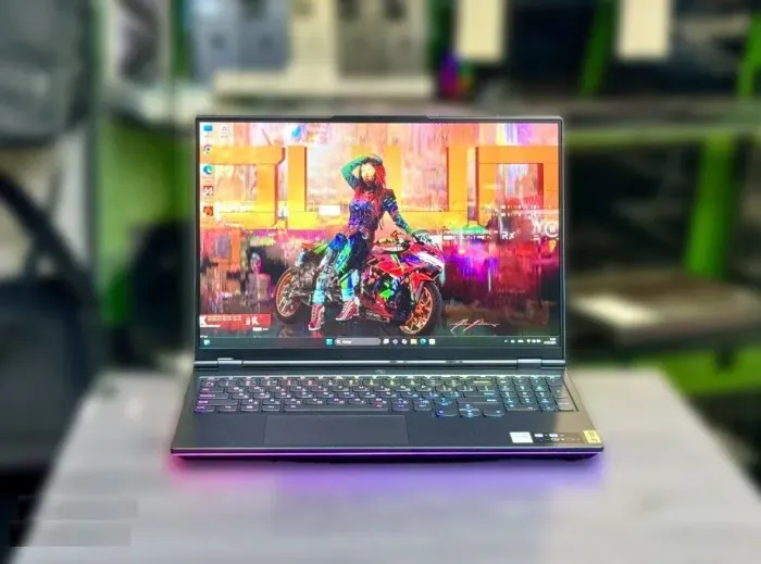 Ігровий ноутбук Lenovo Legion 7 16ACHg6 / 16" (2560x1600) IPS / AMD Ryzen 7 5800H (8 (16) ядер по 3.2 - 4.4 GHz) / 32 GB DDR4 / 1000 GB SSD M.2 / nVidia GeForce RTX 3070, 8 GB GDDR6, 256-bit / WebCam / Win 11 Home б/в - зображення 2