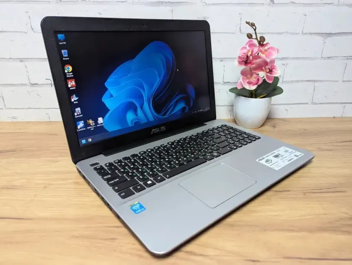 Ноутбук Asus X555L / 15.6" (1366x768) TN / Intel Core i5-5200U (2 (4) ядра по 2.2 - 2.7 GHz) / 8 GB DDR3 / 128 GB SSD / Intel HD Graphics 5500 / WebCam б/в - зображення 5