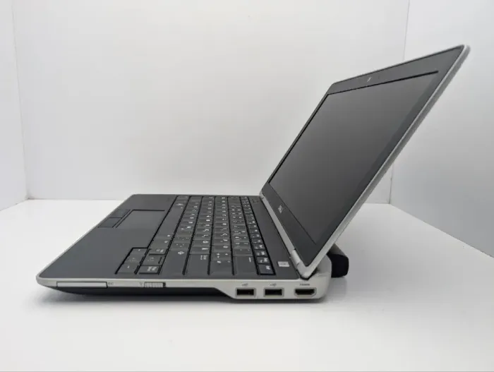 Нетбук Dell Latitude E6220 / 12.5" (1366x768) TN / Intel Core i7-2640M (2 (4) ядра по 2.8 - 3.5 GHz) / 8 GB DDR3 / 320 GB HDD / Intel HD Graphics 3000 / WebCam б/в - зображення 6