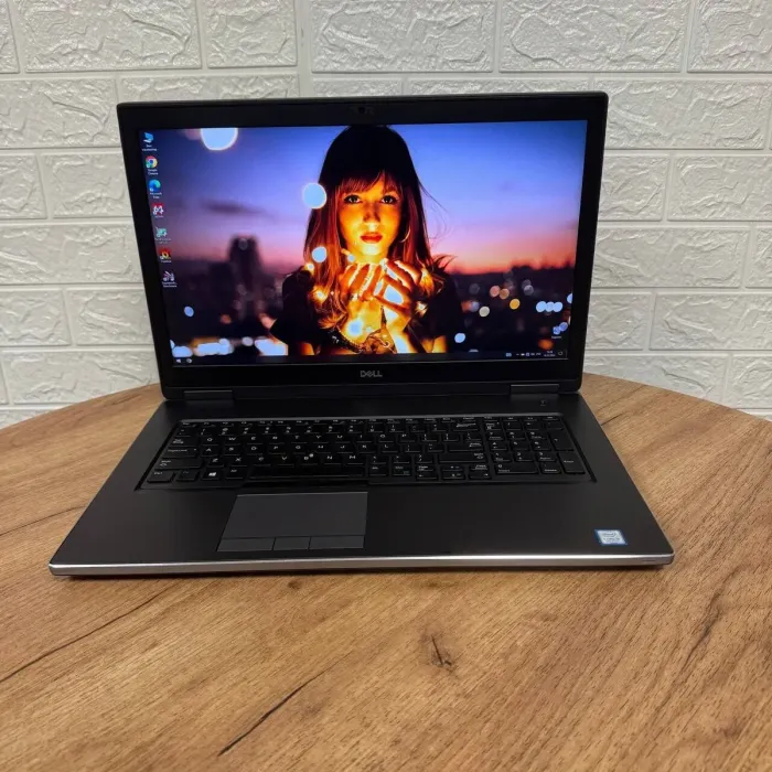Мобільна робоча станція Б-клас Dell Precision 7740 / 17.3" (1920x1080) IPS / Intel Core i9-9980HK (8 (16) ядер по 2.4 - 5.0 GHz) / 16 GB DDR4 / 512 GB SSD NVMe / AMD Radeon Pro WX 3200, 4 GB GDDR5, 128-bit / WebCam б/в - зображення 2