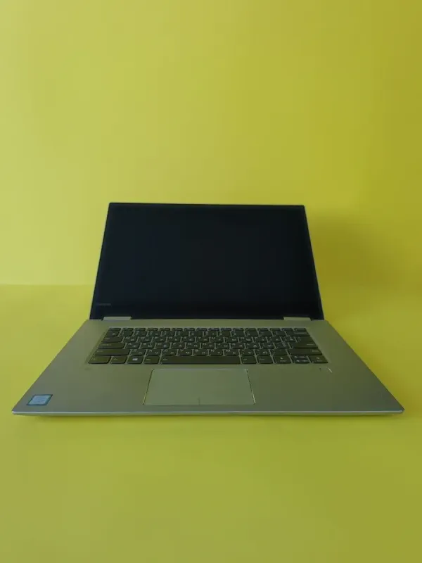 Ноутбук-трансформер Б-клас Lenovo Yoga 720-15IKB / 15.6" (1920x1080) IPS Touch / Intel Core i7-7700HQ (4 (8) ядра по 2.8 - 3.8 GHz) / 32 GB DDR4 / 256 GB SSD / Intel HD Graphics 620 / WebCam б/в - зображення 2