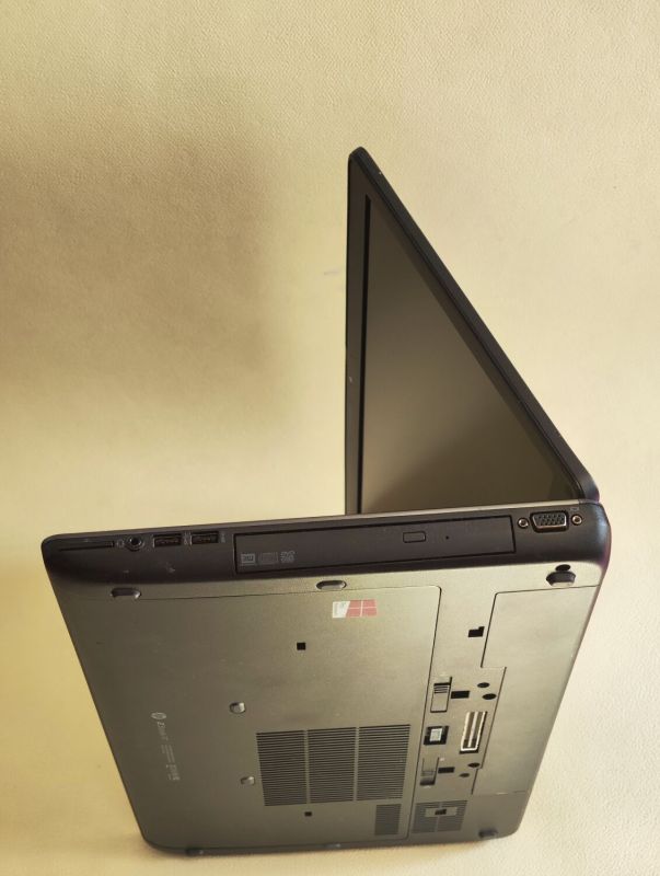 Мобільна робоча станція HP ZBook 17 G2 / 17,3" (1920x1080) TN / Intel Core i7-4810MQ (4 (8) ядра по 2,8 - 3,8 ГГц) / 32 ГБ DDR3 / 256 ГБ SSD / nVidia Quadro K3100M, 4 ГБ GDDR5, 256-біт / WebCam б/в - зображення 6