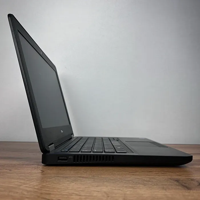 Нетбук Dell Latitude 12 E5270 / 12.5" (1920x1080) IPS / Intel Core i5-6300U (2 (4) ядра по 2.4 - 3.0 GHz) / 8 GB DDR3 / 512 GB SSD / Intel HD Graphics 520 / WebCam / HDMI б/в - зображення 7