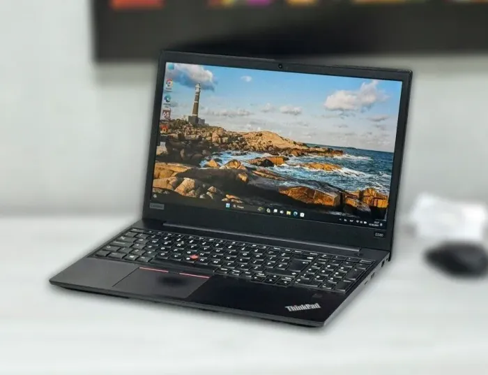 Ноутбук Б-клас Lenovo ThinkPad E580 / 15.6" (1920x1080) IPS / Intel Core i7-8550U (4 (8) ядра по 1.8 - 4.0 GHz) / 16 GB DDR4 / 256 GB SSD + 1000 GB HDD / Intel UHD Grphics 620 / WebCam / Win 11 Pro б/в - зображення 4