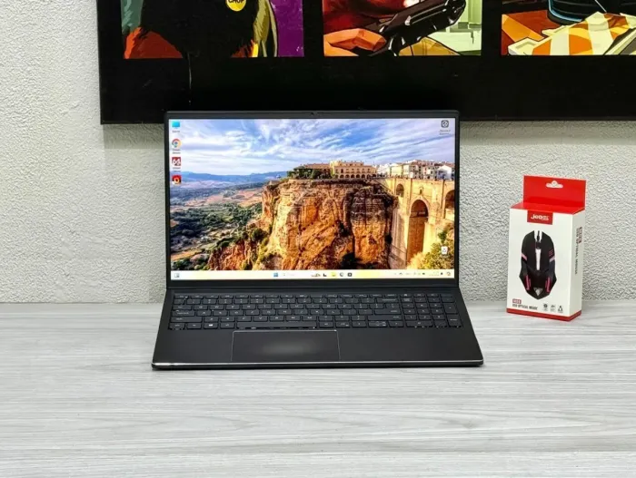 Ігровий ультрабук Б-клас Dell Vostro 15 7510 / 15.6" (1920x1080) IPS / Intel Core i7-11800H (8 (16) ядер по 2.3 - 4.6 GHz) / 16 GB DDR4 / 512 GB SSD M.2 / nVidia GeForce RTX 3050, 4 GB GDDR6, 128-bit / WebCam / Win 11 Pro б/в - зображення 2