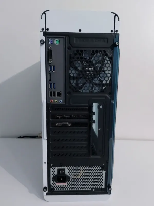 Ігровий ПК GameMax Starlight White Tower / Intel Core i5-7500 (4 ядра по 3,4 - 3,8 ГГц) / 16 ГБ DDR4 / 240 ГБ SSD + 480 ГБ SSD + 500 ГБ HDD / AMD Radeon RX 480, 8 ГБ GDDR5, 256-біт / 600 Вт б/в - зображення 6