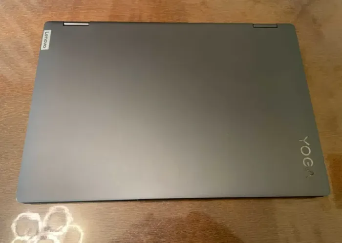 Ноутбук Lenovo Yoga 7 16IAP7 / 16" (2560x1600) IPS Touch / Intel Core i5-1240P (12 (16) ядер по 3.3 - 4.4 GHz) / 8 GB DDR5 / 256 GB SSD / Intel Iris Xe Graphics eligible / WebCam б/в - зображення 3