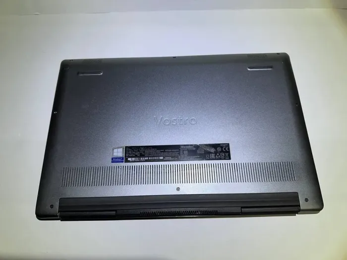 Ігровий ультрабук Dell Vostro 7590 / 15.6" (1920x1080) IPS / Intel Core i7-9750H (6 (12) ядер по 2.6 - 4.5 GHz) / 16 GB DDR4 / 512 GB SSD / nVidia GeForce GTX 1650, 4 GB GDDR5, 128-bit / WebCam б/в - зображення 4