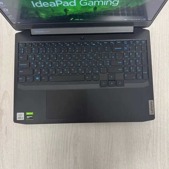 Ігровий ноутбук Б-класу Lenovo Gaming 3 15IMH05 / 15,6" (1920x1080) IPS / Intel Core i5-10300H (4 (8) ядра по 2,5 - 4,5 ГГц) / 8 ГБ DDR4 / 256 ГБ SSD / nVidia GeForce GTX 1650 TI, 4 ГБ GDDR6, 128-біт / WebCam б/в - зображення 3