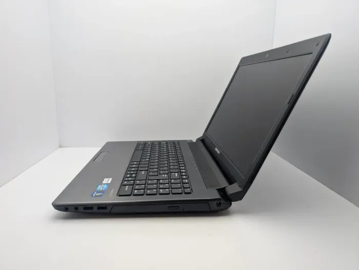 Ноутбук Medion Akoya E6228 / 15.6" (1366x768) TN / Intel Core i3-2350M (2 (4) ядра по 2.3 GHz) / 6 GB DDR3 / 128 GB SSD / Intel HD Graphics 3000 / WebCam б/в - зображення 6