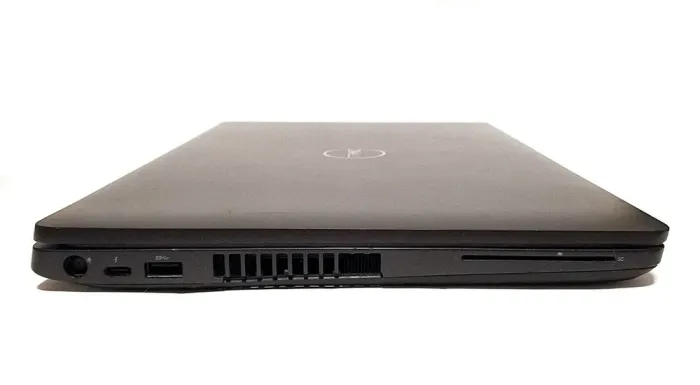 Ультрабук Б-клас Dell Latitude 5501 / 15.6" (1920x1080) TN / Intel Core i7-9850H (6 (12) ядра по 2.6 - 4.6 GHz) / 8 GB DDR4 / 256 GB SSD M.2 / Intel UHD Graphics 630 / WebCam / Win 10 Pro Lic б/в - зображення 5