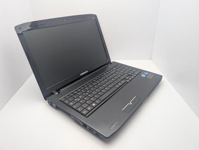 Ноутбук Medion Akoya P6630 / 15.6" (1366x768) TN / Intel Core i3-390M (2 (4) ядра по 2.66 GHz) / 6 GB DDR3 / 120 GB SSD / nVidia GeForce GT 540M, 1 GB GDDR3, 128-bit / WebCam б/в - зображення 4