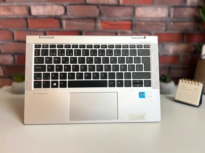Ультрабук-трансформер HP EliteBook 830 G8 x360 / 13.3" (1920x1080) IPS Touch / Intel Core i5-1145G7 (4 (8) ядра по 2.6 - 4.4 GHz) / 16 GB DDR4 / 512 GB SSD / Intel Iris Xe Graphics / WebCam б/в - зображення 5