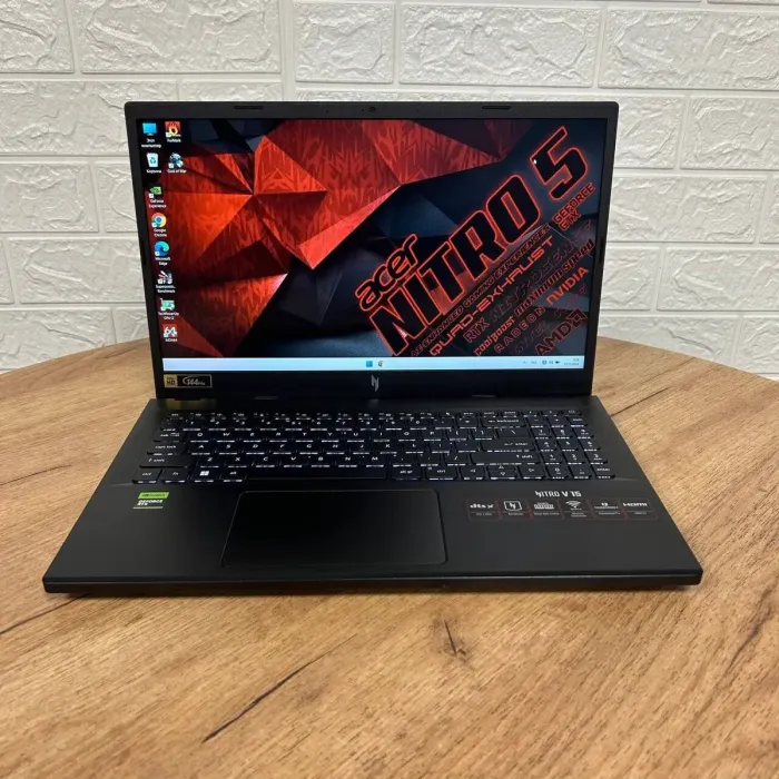 Ігровий ноутбук Acer Nitro V15 ANV15-41 / 15.6" (1920x1080) IPS / AMD Ryzen 5 7535HS (6 (12) ядер по 3.3 - 4.55 GHz) / 16 GB DDR4 / 512 GB SSD / nVidia GeForce RTX 4050, 6 GB GDDR6, 96-bit / WebCam б/в - зображення 2