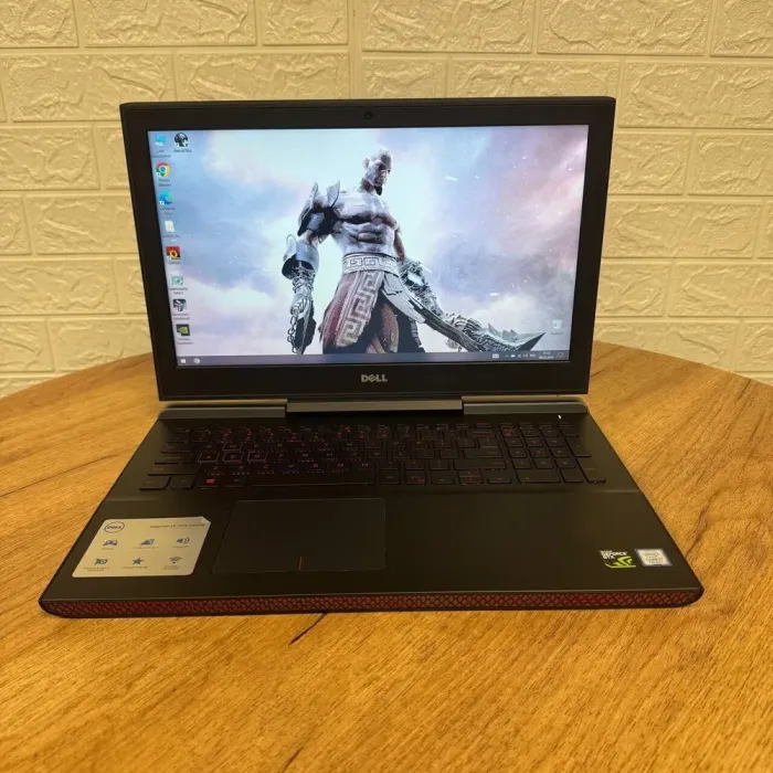 Ігровий ноутбук Б-клас Dell Inspiron 15 Gaming 7567 / 15.6" (1920x1080) TN / Intel Core i7-7700HQ (4 (8) ядра по 2.8 - 3.8 GHz) / 16 GB DDR4 / 120 GB SSD + 1000 GB HDD / nVidia GeForce GTX 1050 Ti, 4 GB GDDR5, 128-bit / WebCam б/в - зображення 2