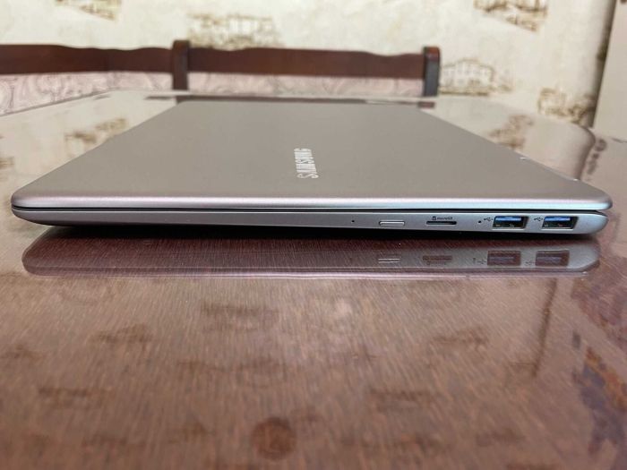 Ноутбук Samsung Notebook 9 Pro NP940N5X / 15.6" (1920x1080) IPS Touch / Intel Core i7-8565U (4 (8) ядра по 1.8 - 4.6 GHz) / 16 GB DDR4 / 256 GB SSD / AMD Radeon 540, 2 GB GDDR5, 64-bit / WebCam б/в - изображение 6