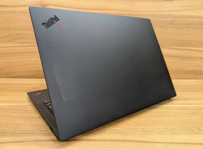Ультрабук Б-клас Lenovo ThinkPad X1 Carbon Gen11 / 14" (1920x1080) IPS / Intel Core i7-1365U (10 (12) ядер по 1.3 - 5.2 GHz) / 32 GB DDR5 / 1000 GB SSD / Intel Iris Xe Graphics / WebCam / Windows 11 б/в - зображення 7