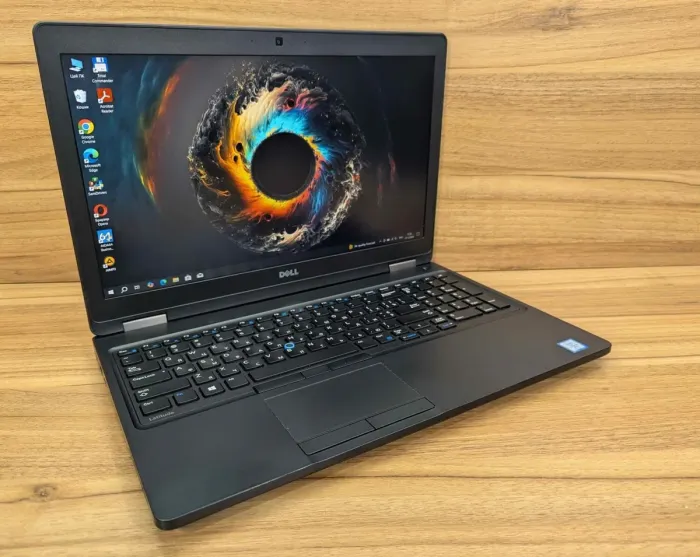 Ноутбук Б-клас Dell Latitude 5580 / 15.6" (1920x1080) IPS / Intel Core i5-7300U (2 (4) ядра по 2.6 - 3.5 GHz) / 16 GB DDR4 / 512 GB SSD / Intel HD Graphics 620 / WebCam / HDMI / Windows 10 б/в - зображення 5