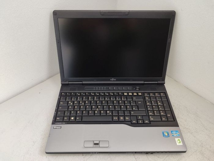 Ноутбук Fujitsu LifeBook E782 / 15.6" (1600x900) TN / Intel Core i5-3230M (2 (4) ядра по 2.6 - 3.2 GHz) / 8 GB DDR3 / 128 GB SSD / Intel HD Graphics 4000 б/в - зображення 2