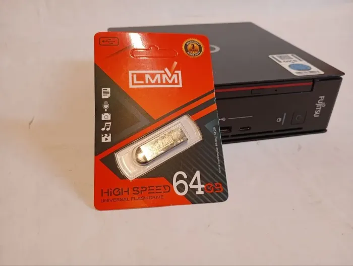 Неттоп Fujitsu Esprimo Q958 Mini USFF / Intel Core i5-8500 (6 ядра по 3.0 - 4.1 GHz) / 8 GB DDR4 / 256 GB SSD / Intel UHD Graphics 630 б/в - зображення 7